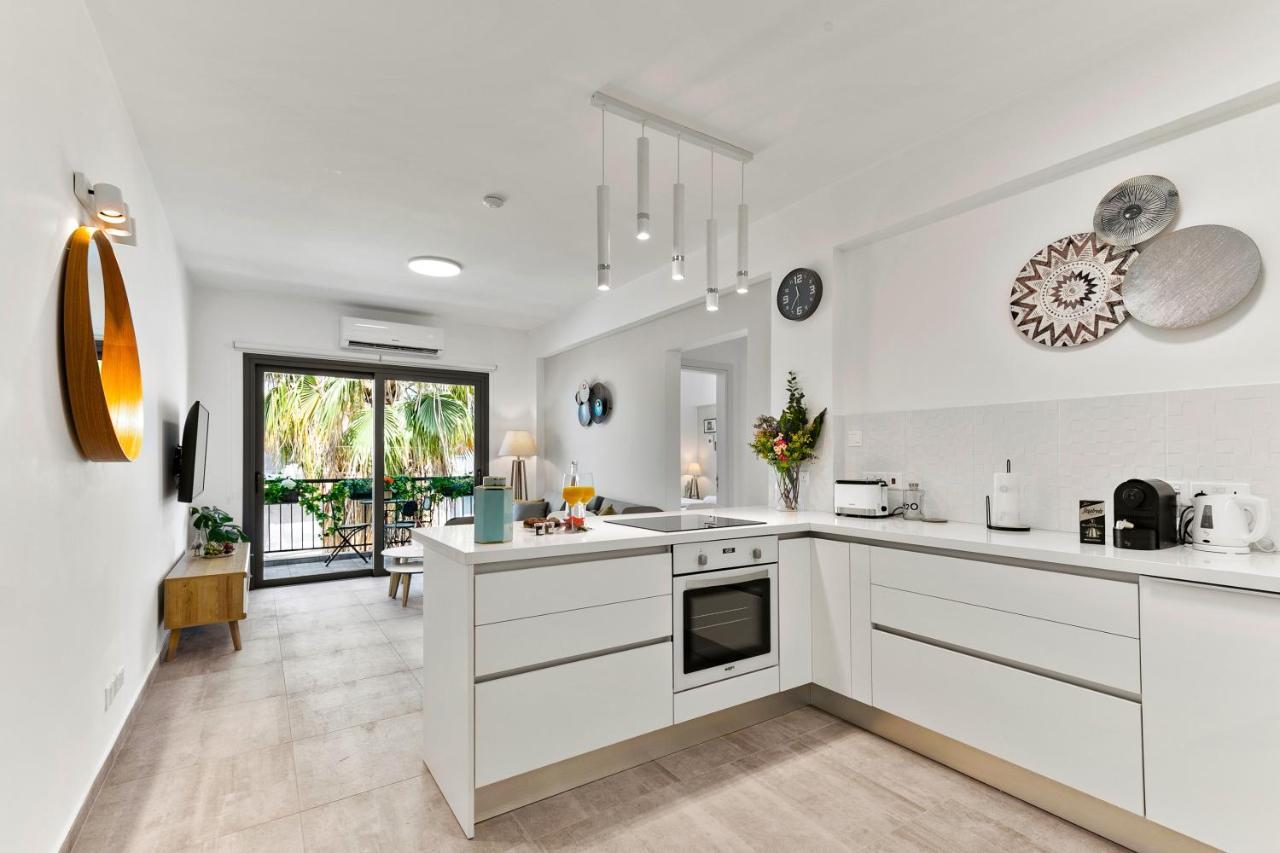 Dreamy 2 Bed Apartment By The Sea パ フォス エクステリア 写真