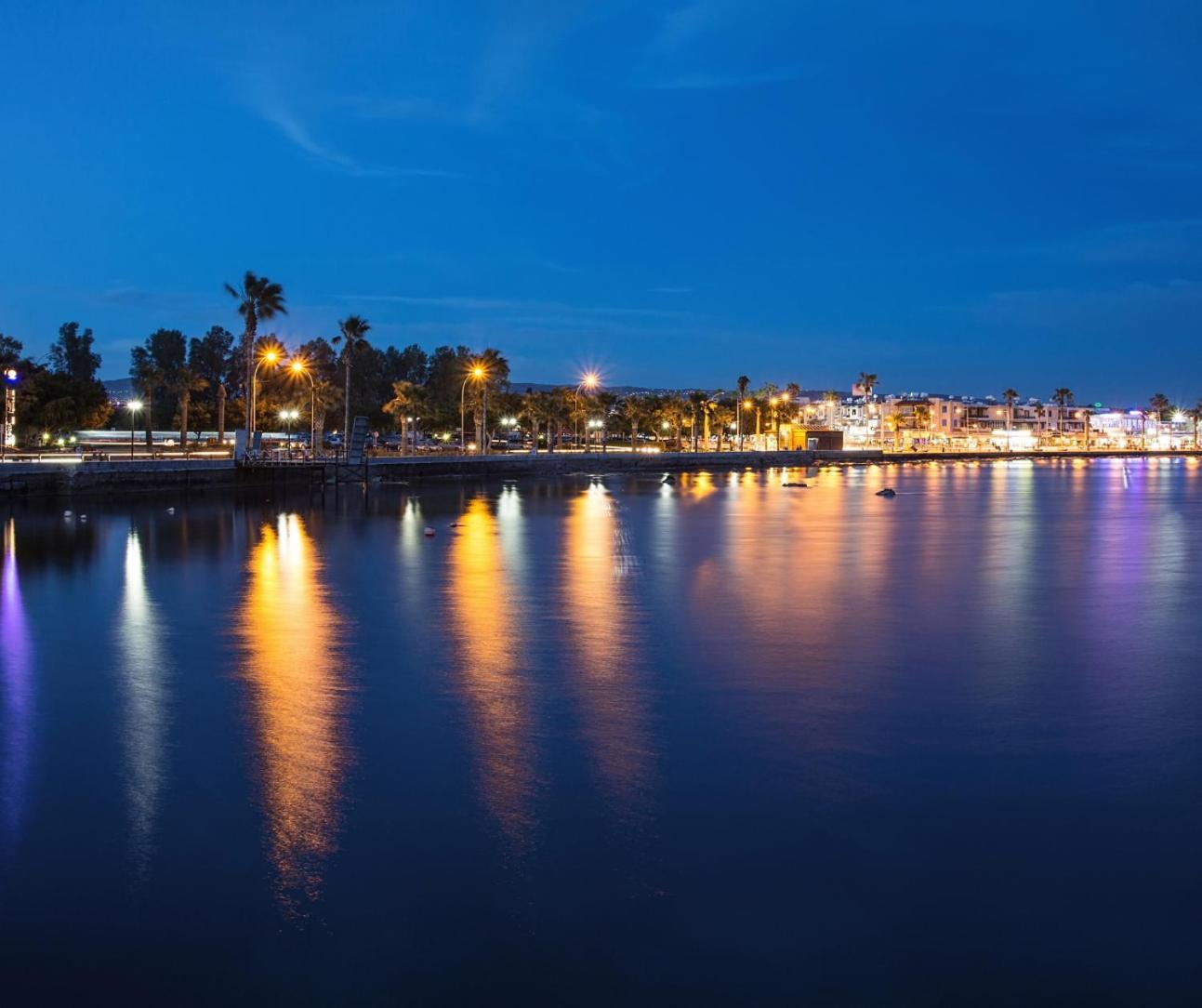 Dreamy 2 Bed Apartment By The Sea パ フォス エクステリア 写真